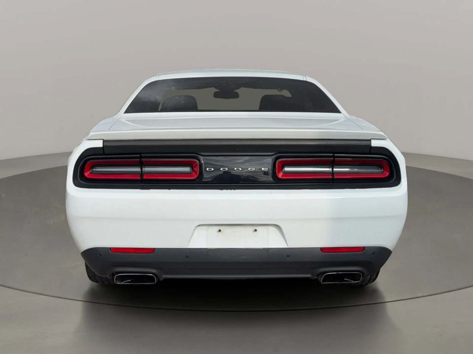 Used 2017 Dodge Challenger R/T w/ Driver Convenience Group RWD image 4