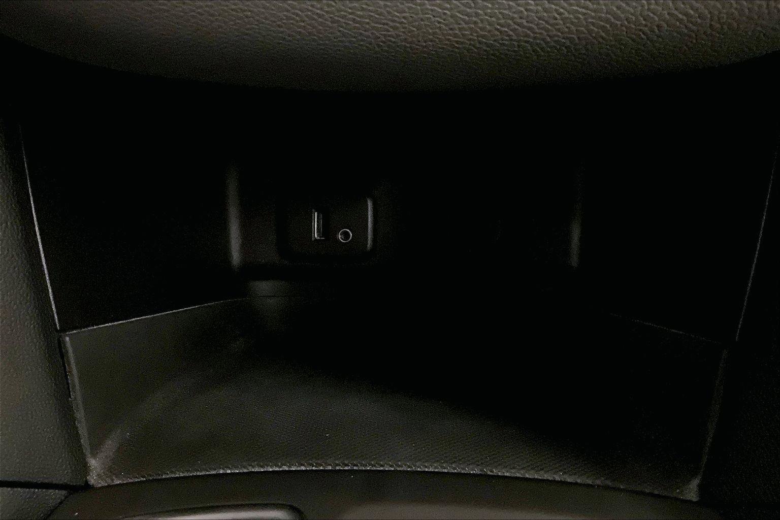 Used 2018 Chevrolet Equinox LT image 31