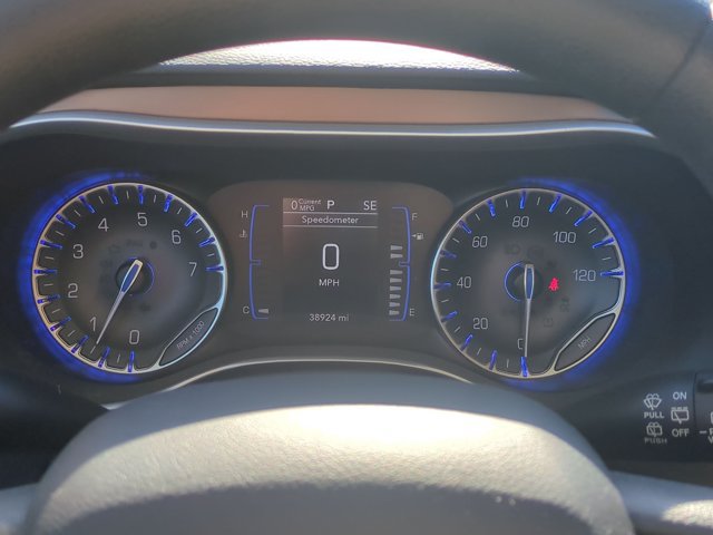 Used 2018 Chrysler Pacifica Touring Plus FWD image 10