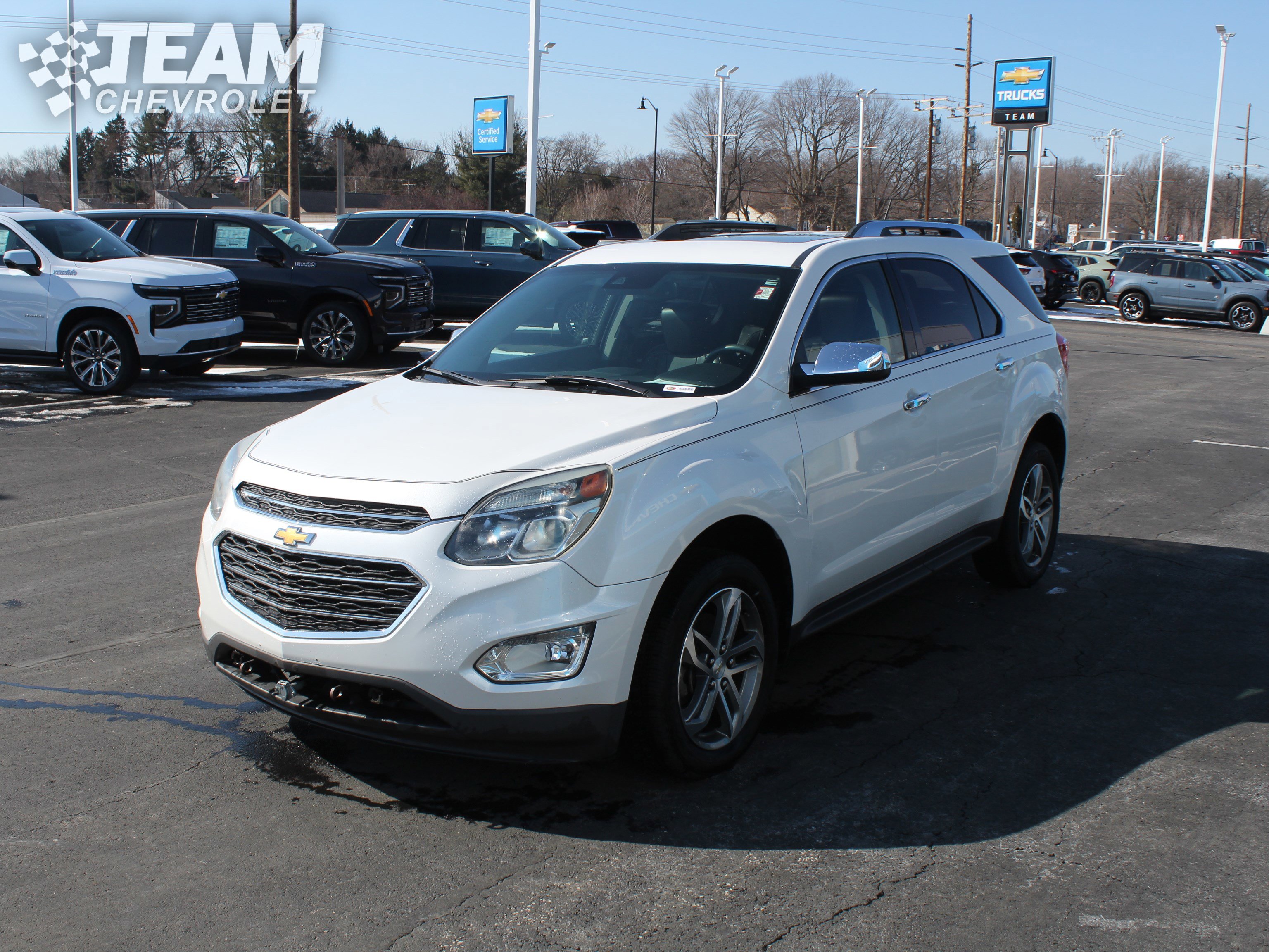 Used 2017 Chevrolet Equinox Premier w/ Enhanced Convenience Package image 8