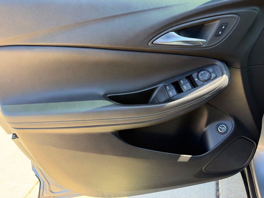 Used 2023 Buick Encore GX Select FWD image 12