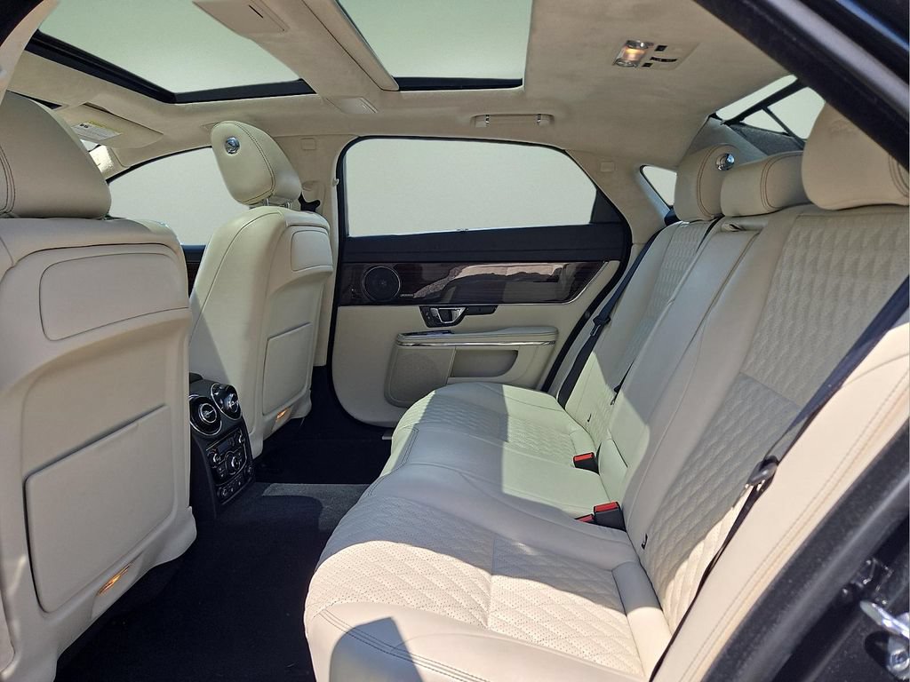 Used 2017 Jaguar XJ L Portfolio AWD/4WD image 8