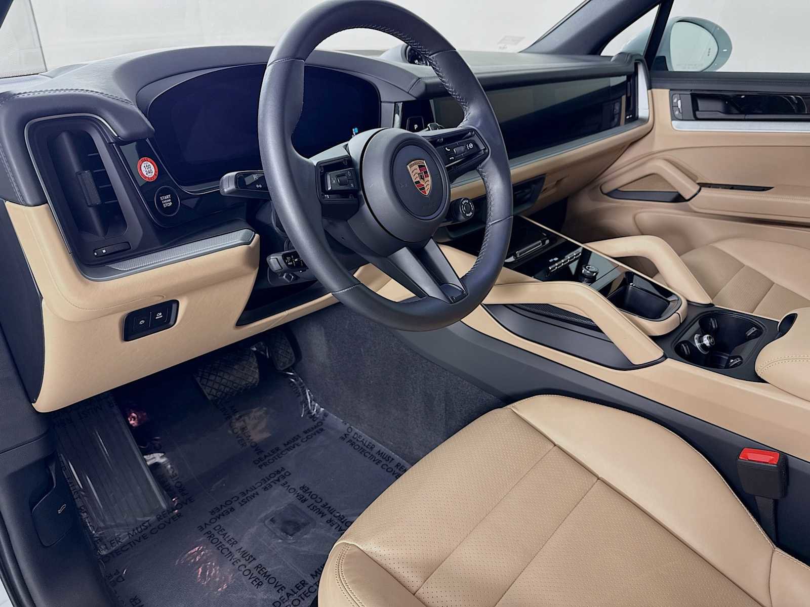 Certified 2025 Porsche Cayenne image 4
