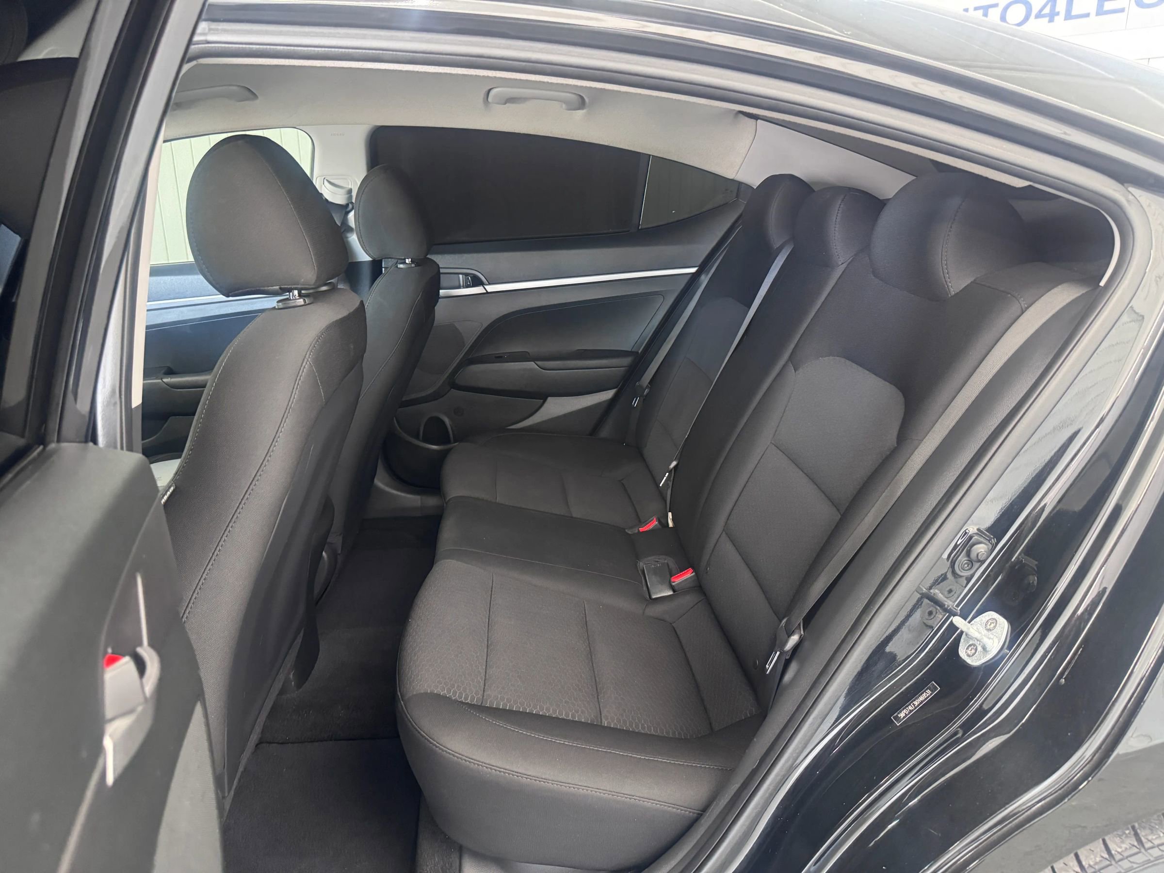 Used 2019 Hyundai Elantra SE w/ Cargo Package FWD image 12