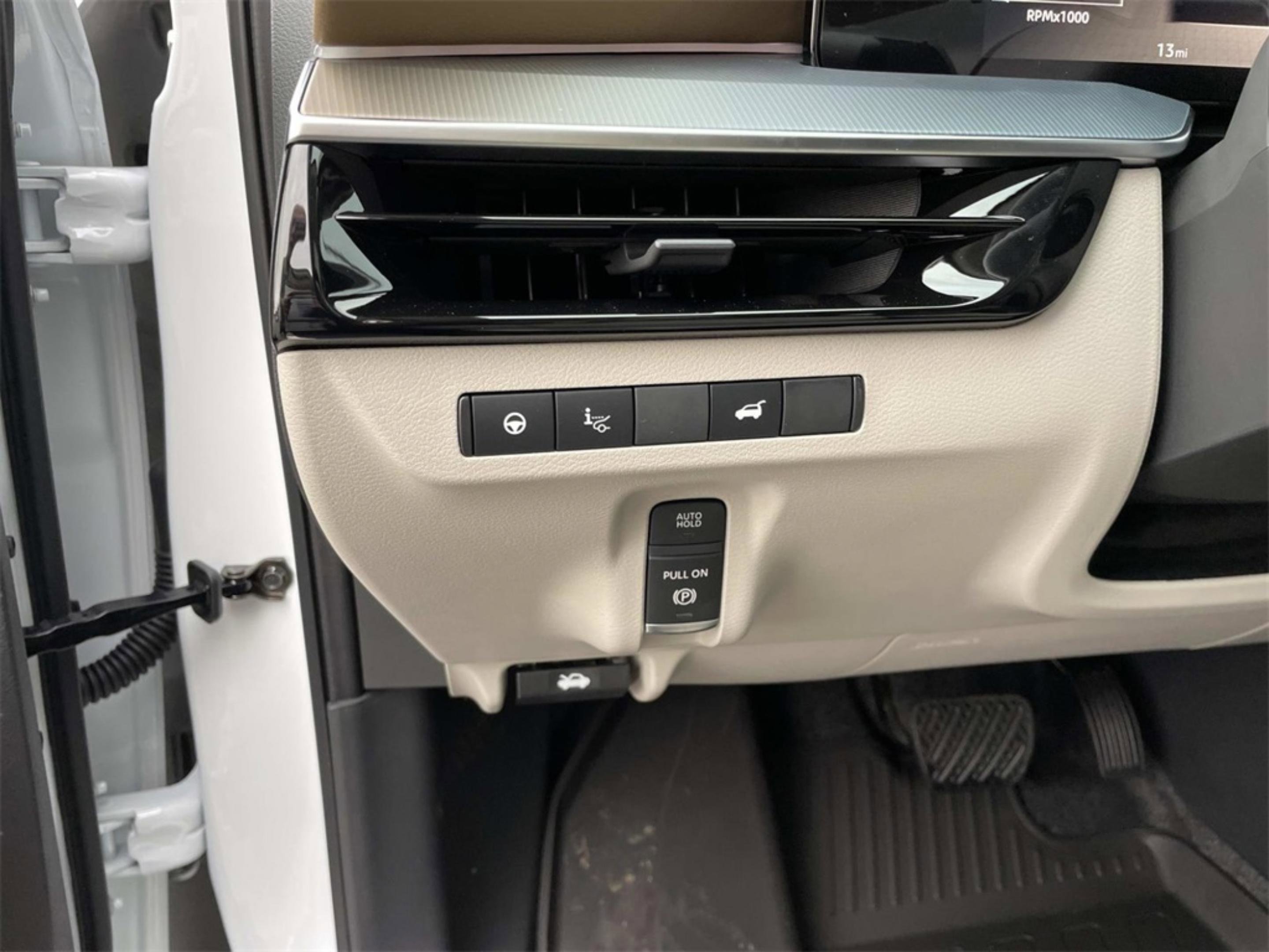 New 2026 Nissan Murano Platinum w/ Technology Package AWD/4WD image 17