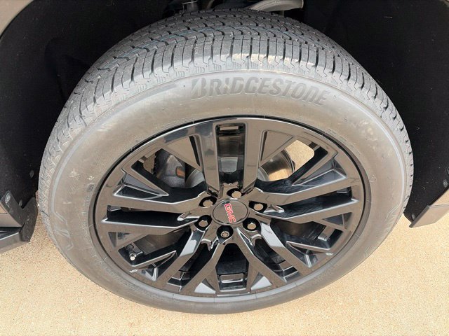 Used 2024 GMC Yukon XL SLT w/ SLT Luxury Package AWD/4WD image 60