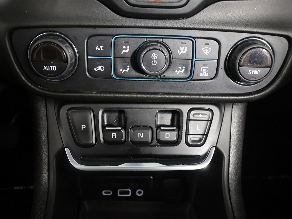 Used 2019 GMC Terrain SLT w/ Black Edition AWD/4WD image 43