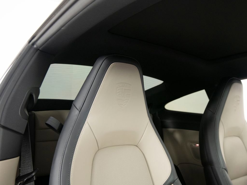 Certified 2025 Porsche 911 Carrera RWD image 39