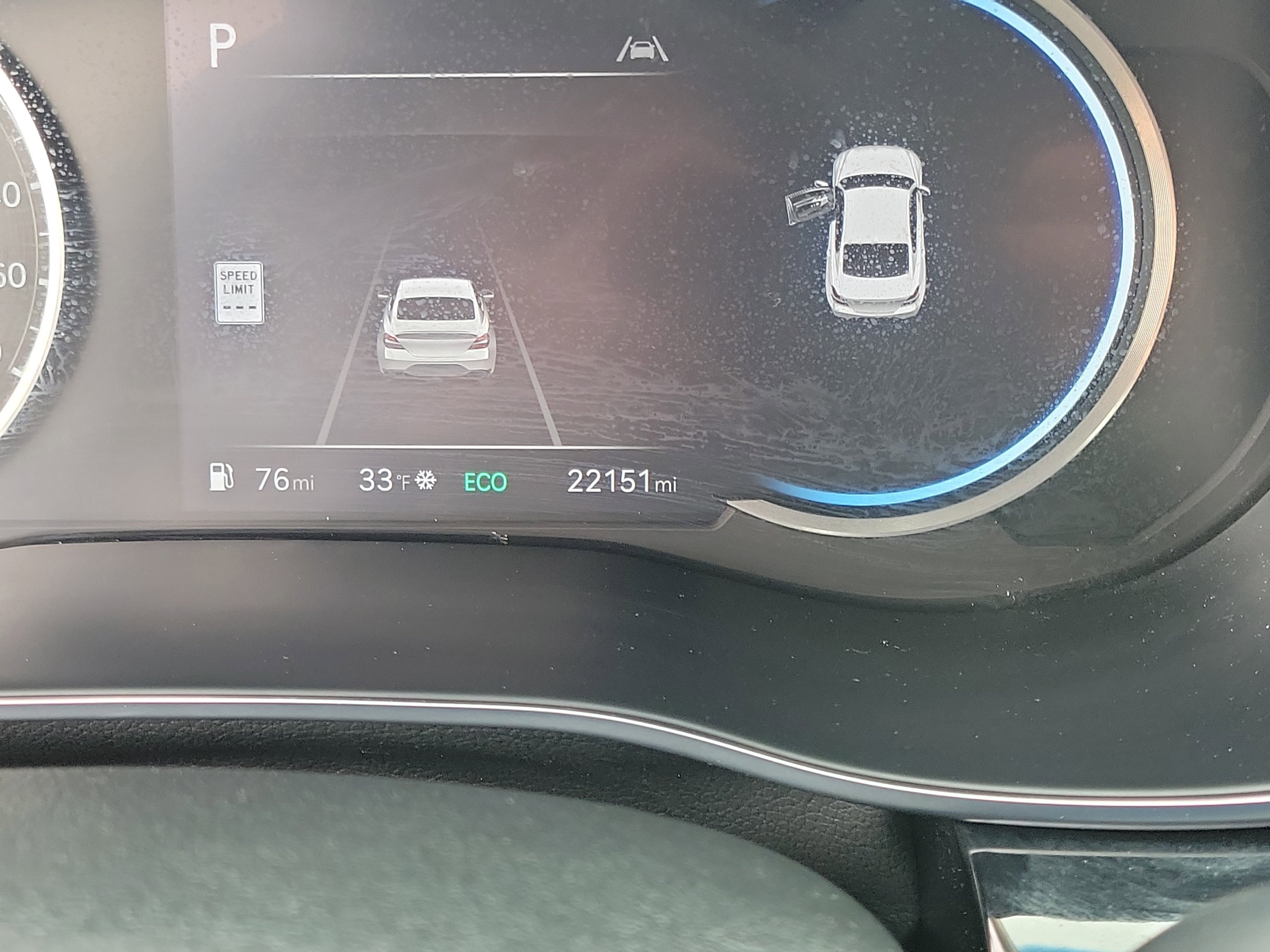 Used 2025 Genesis G70 2.5T image 25