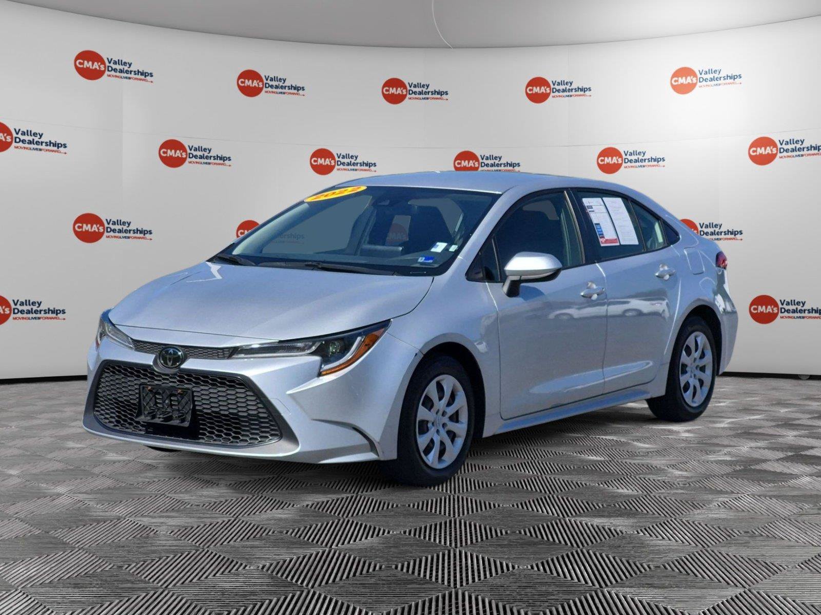Used 2022 Toyota Corolla LE FWD image 1