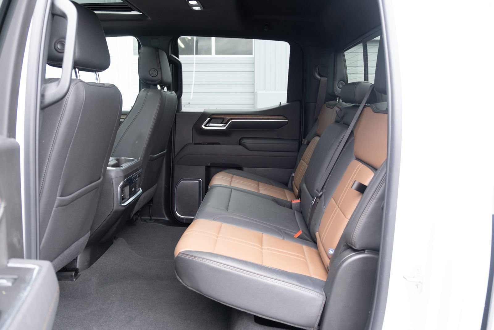 Used 2025 Chevrolet Silverado 1500 High Country w/ Technology Package image 17
