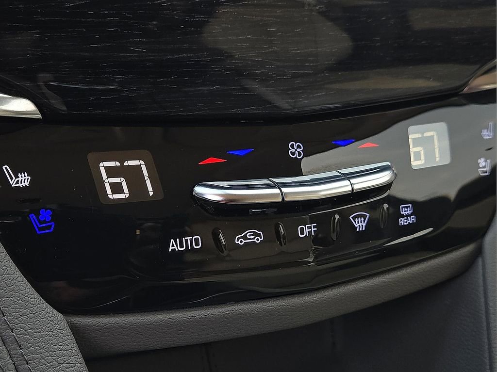 Used 2022 Cadillac XT6 Premium Luxury w/ Technology Package image 18