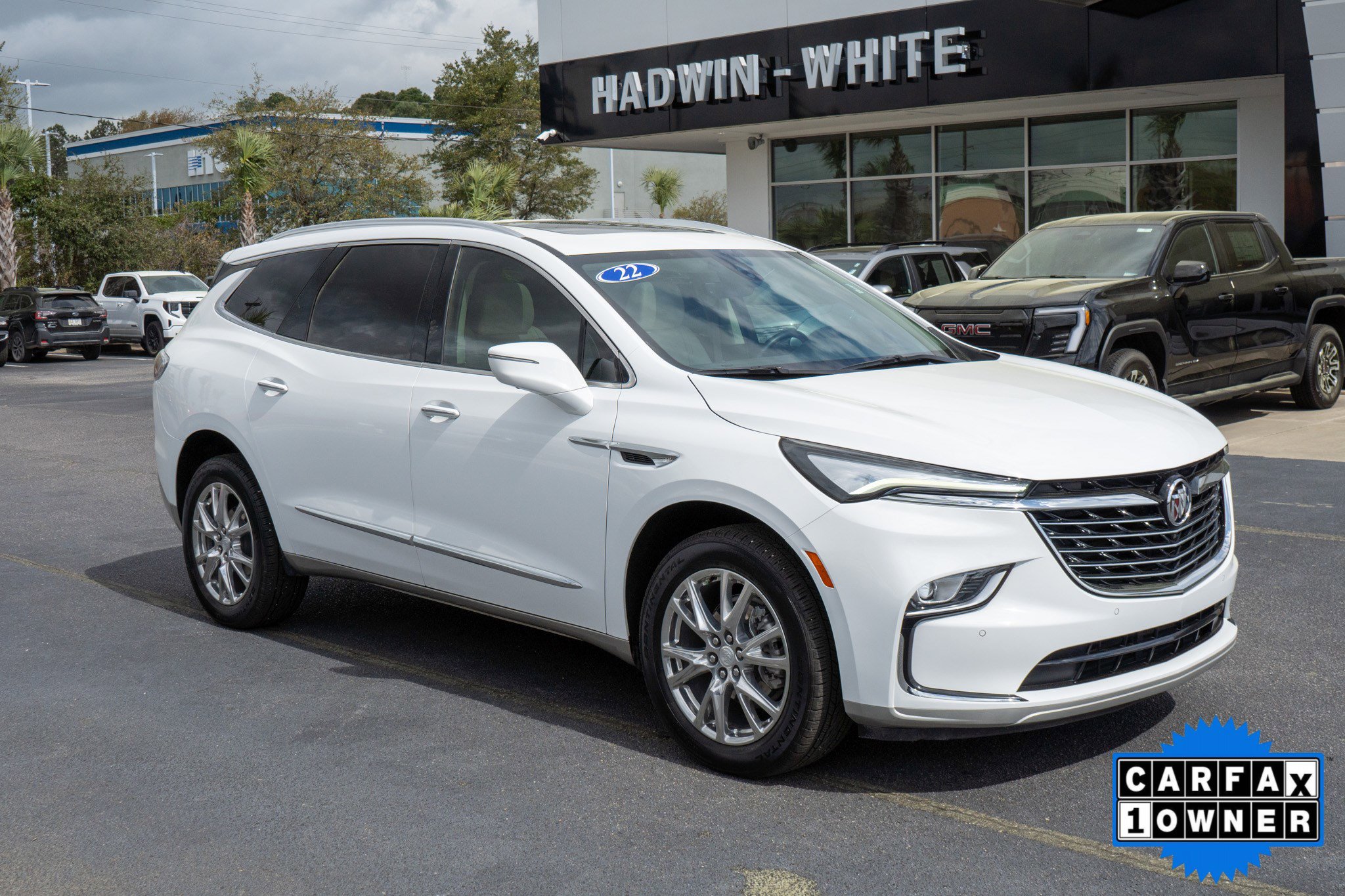 Used 2022 Buick Enclave Premium w/ Experience Buick Package image 1
