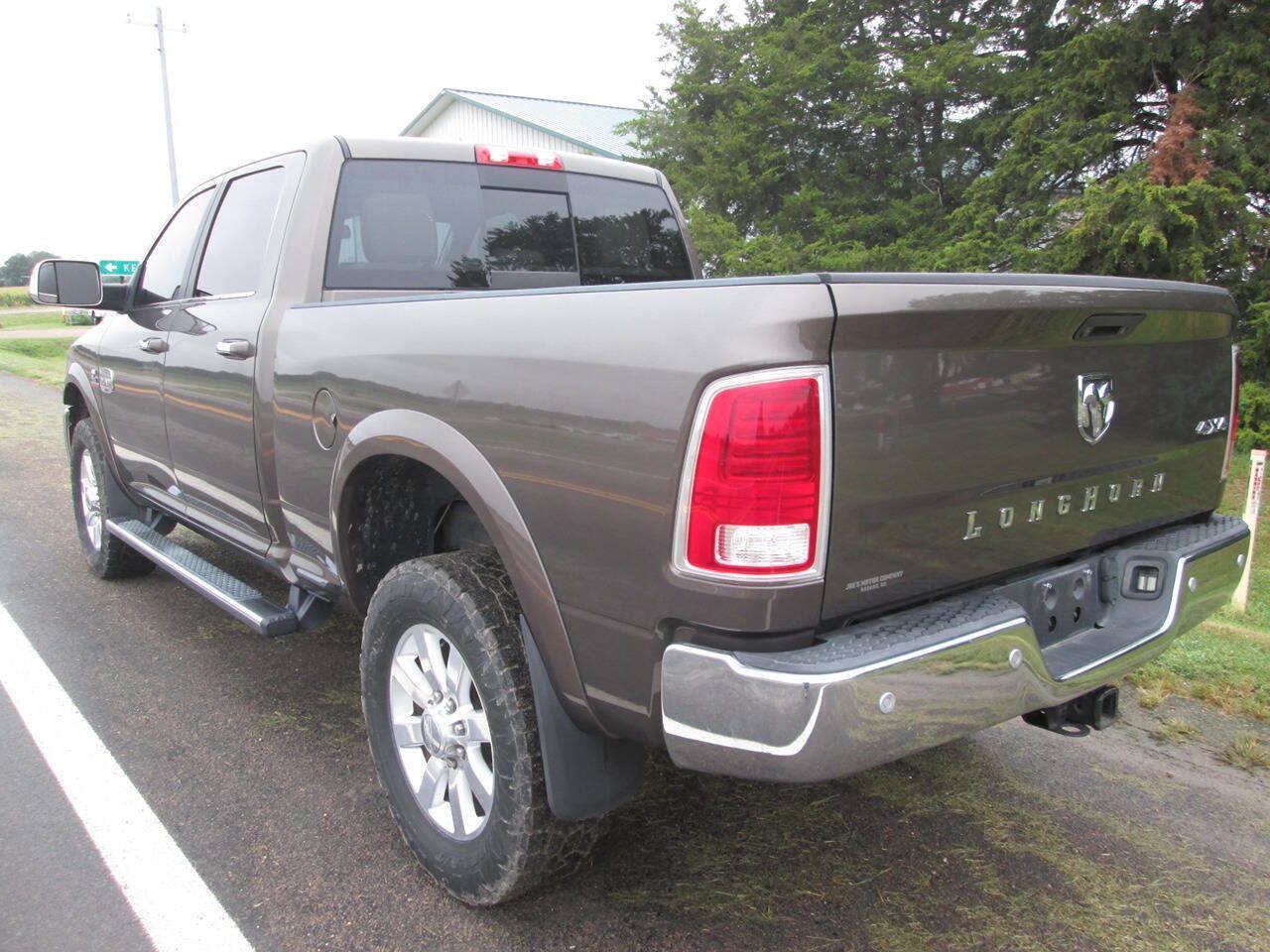 Used 2018 RAM 2500 Longhorn w/ Longhorn Southfork Package AWD/4WD image 3