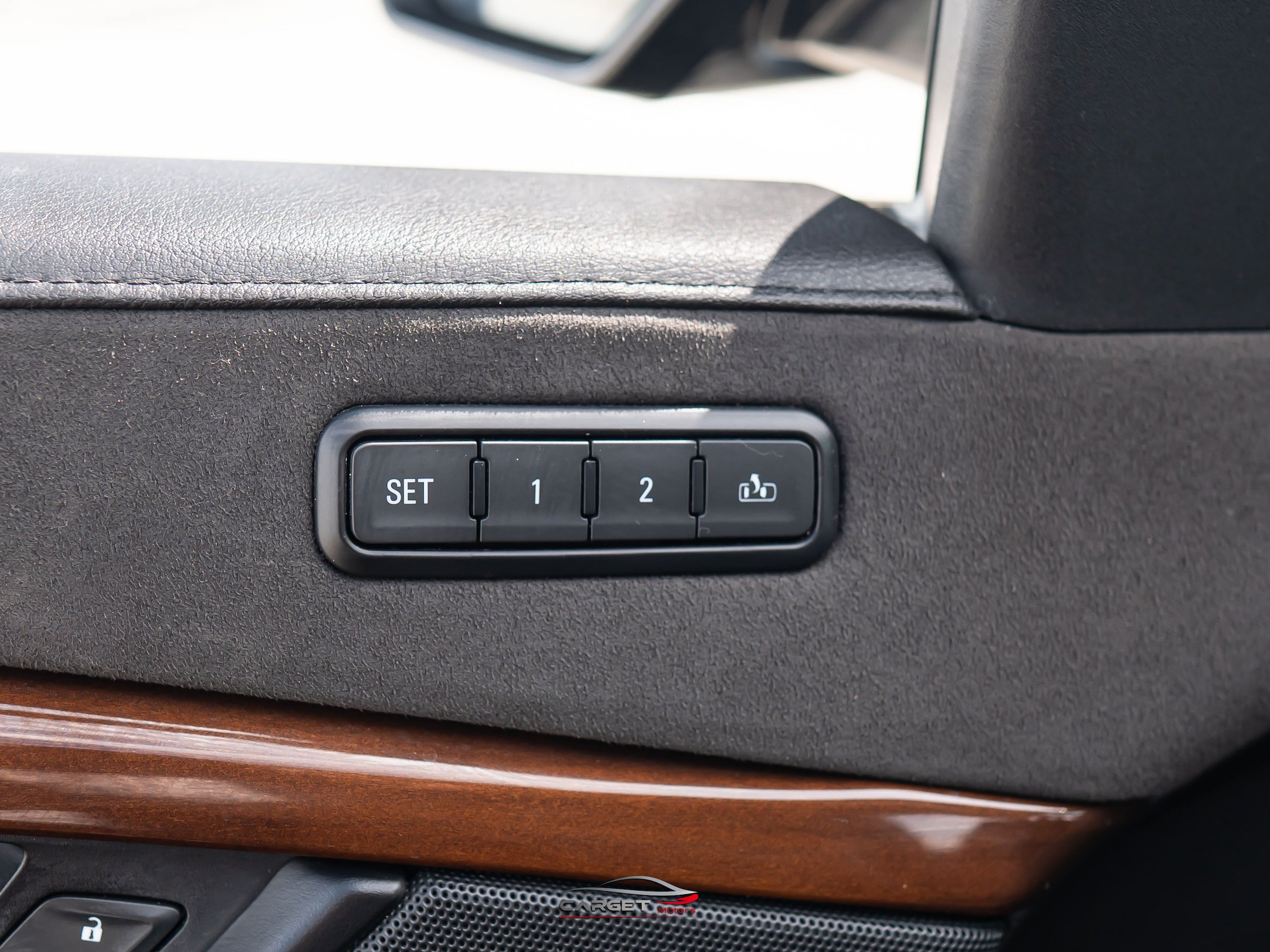 Used 2018 Cadillac Escalade ESV Luxury RWD image 37