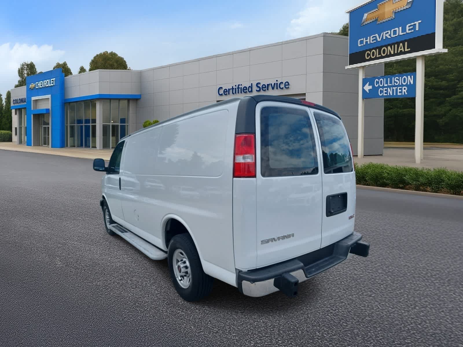 Used 2024 GMC Savana 2500 w/ Driver Convenience Package RWD image 5