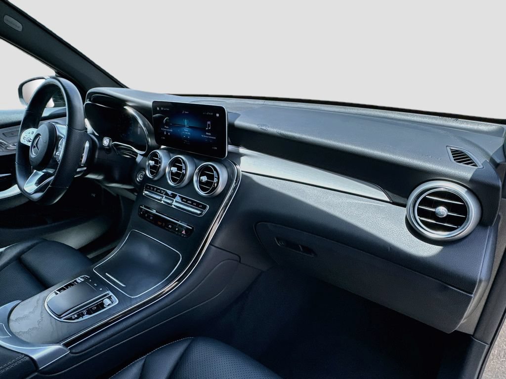 Used 2022 Mercedes-Benz GLC 300 image 35