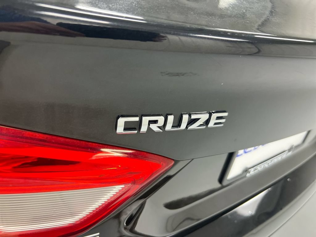 Used 2017 Chevrolet Cruze LS FWD image 25