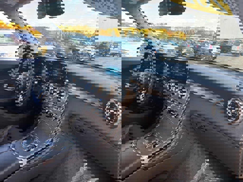 Certified 2022 Mercedes-Benz GLC 300 4MATIC w/ Premium Package Lite image 34