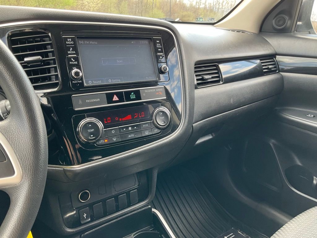 Used 2019 Mitsubishi Outlander ES image 8