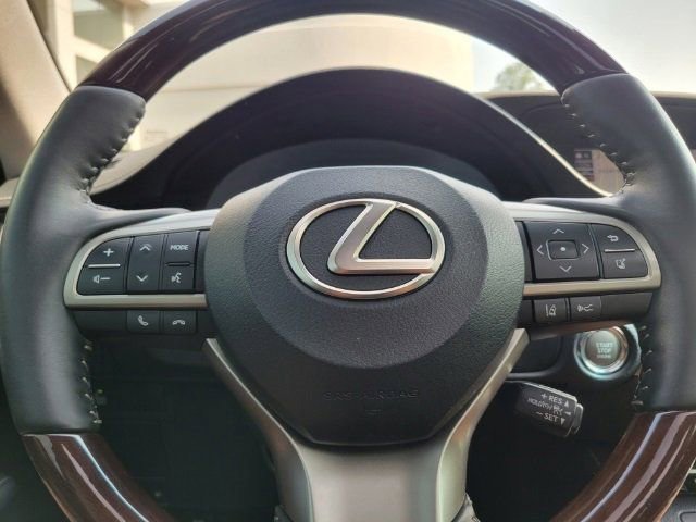 Used 2017 Lexus ES 350 w/ Ultra Luxury Package FWD image 30