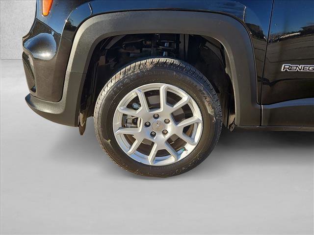 Used 2021 Jeep Renegade Latitude image 23