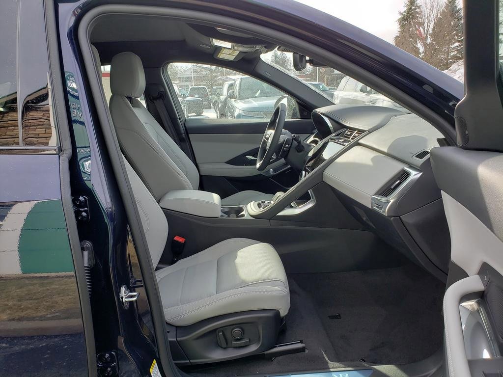 New 2024 Jaguar E-PACE R-Dynamic SE image 17