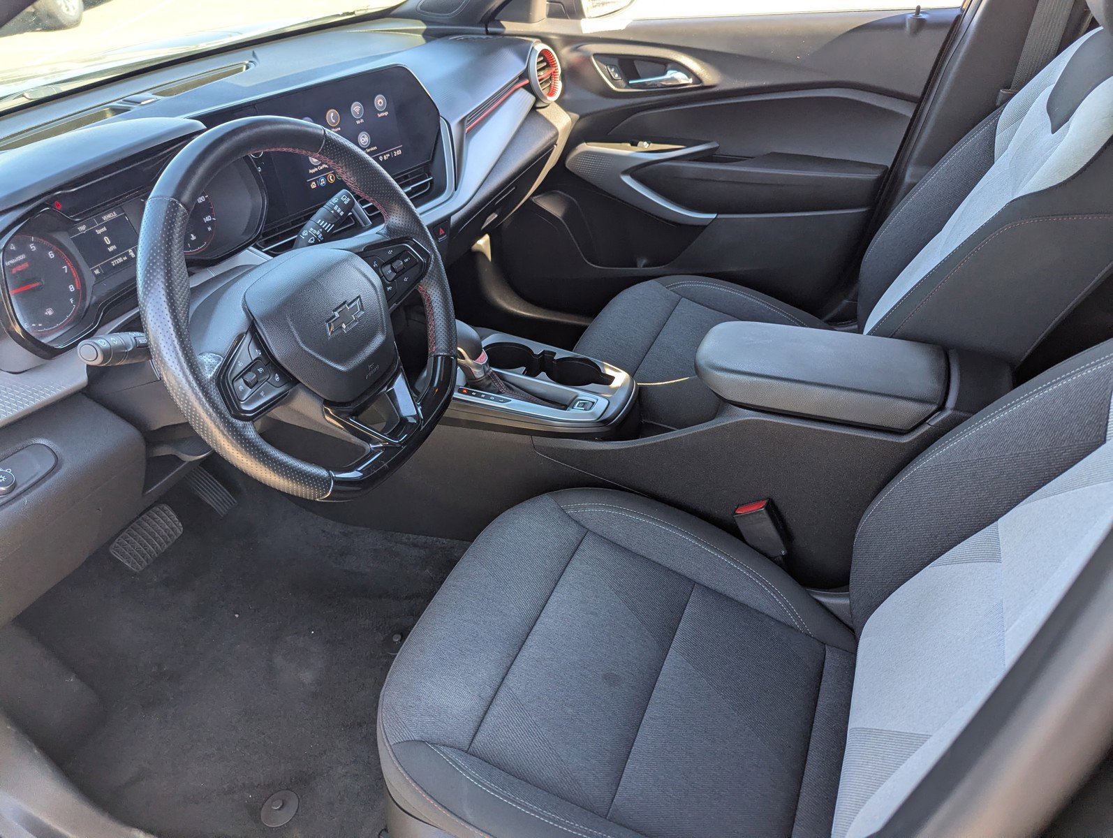 Certified 2024 Chevrolet Trax RS w/ Driver Confidence Package image 25