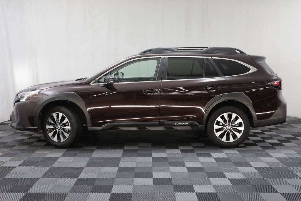 Used 2025 Subaru Outback Limited AWD/4WD image 4