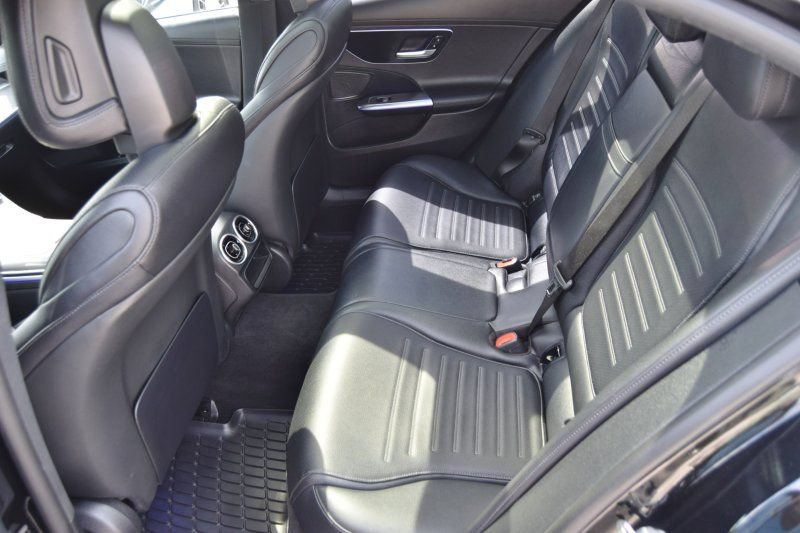 Used 2023 Mercedes-Benz C 300 4MATIC Sedan image 33
