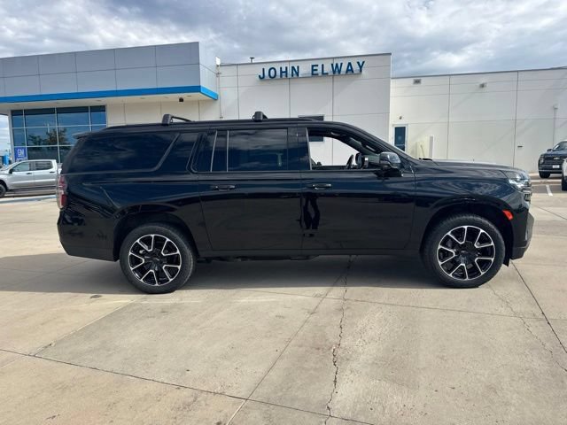 Used 2021 Chevrolet Suburban RST w/ Luxury Package AWD/4WD image 4