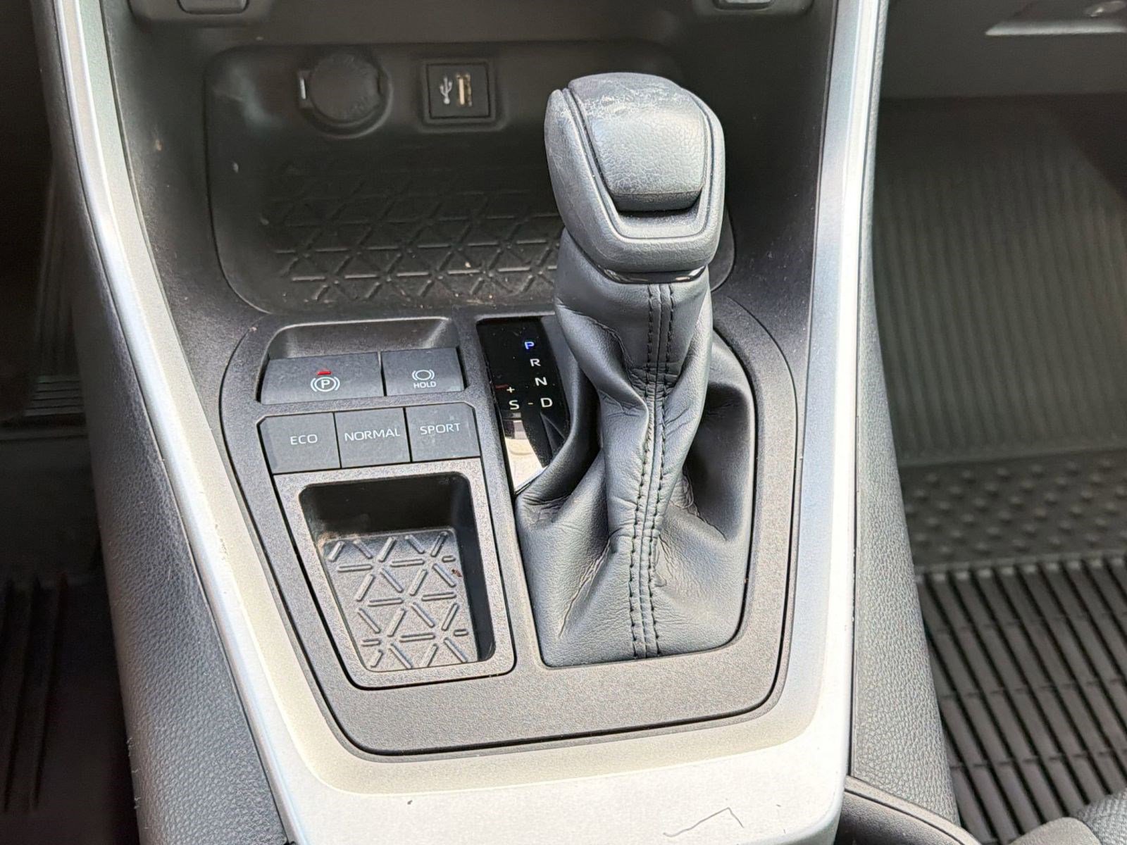 Certified 2023 Toyota RAV4 XLE w/ Convenience Package FWD image 19