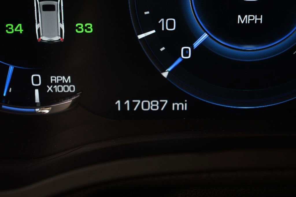 Used 2017 Cadillac Escalade ESV Platinum image 29