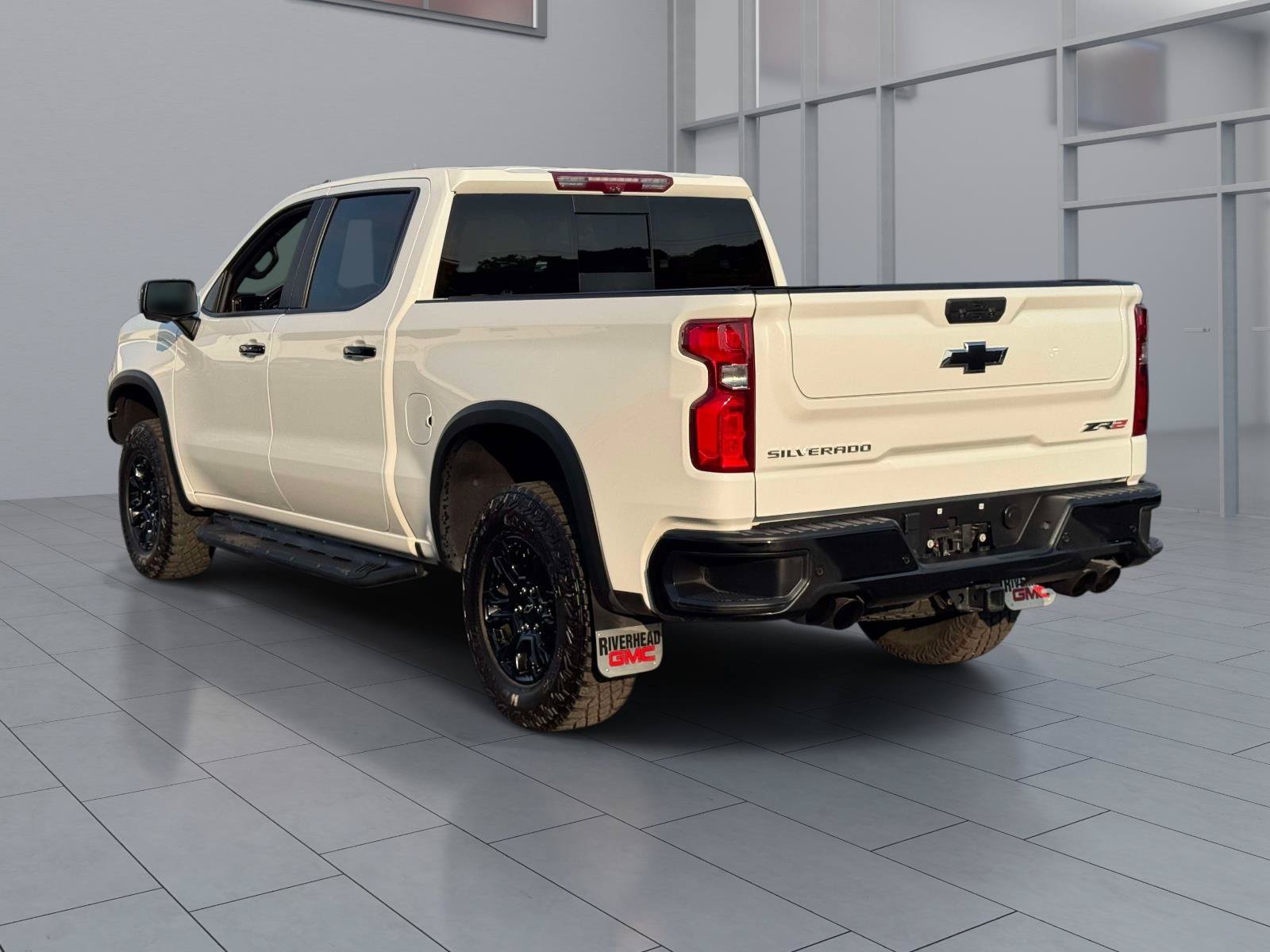 Used 2023 Chevrolet Silverado 1500 ZR2 w/ Technology Package AWD/4WD image 5