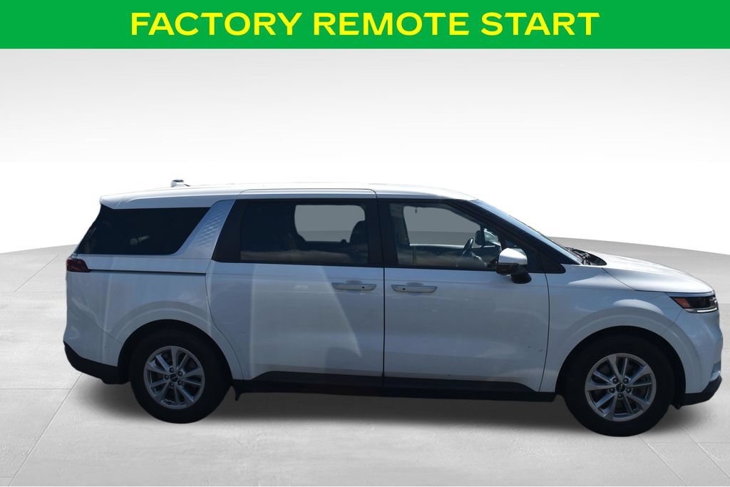 Used 2023 Kia Carnival LX FWD image 7