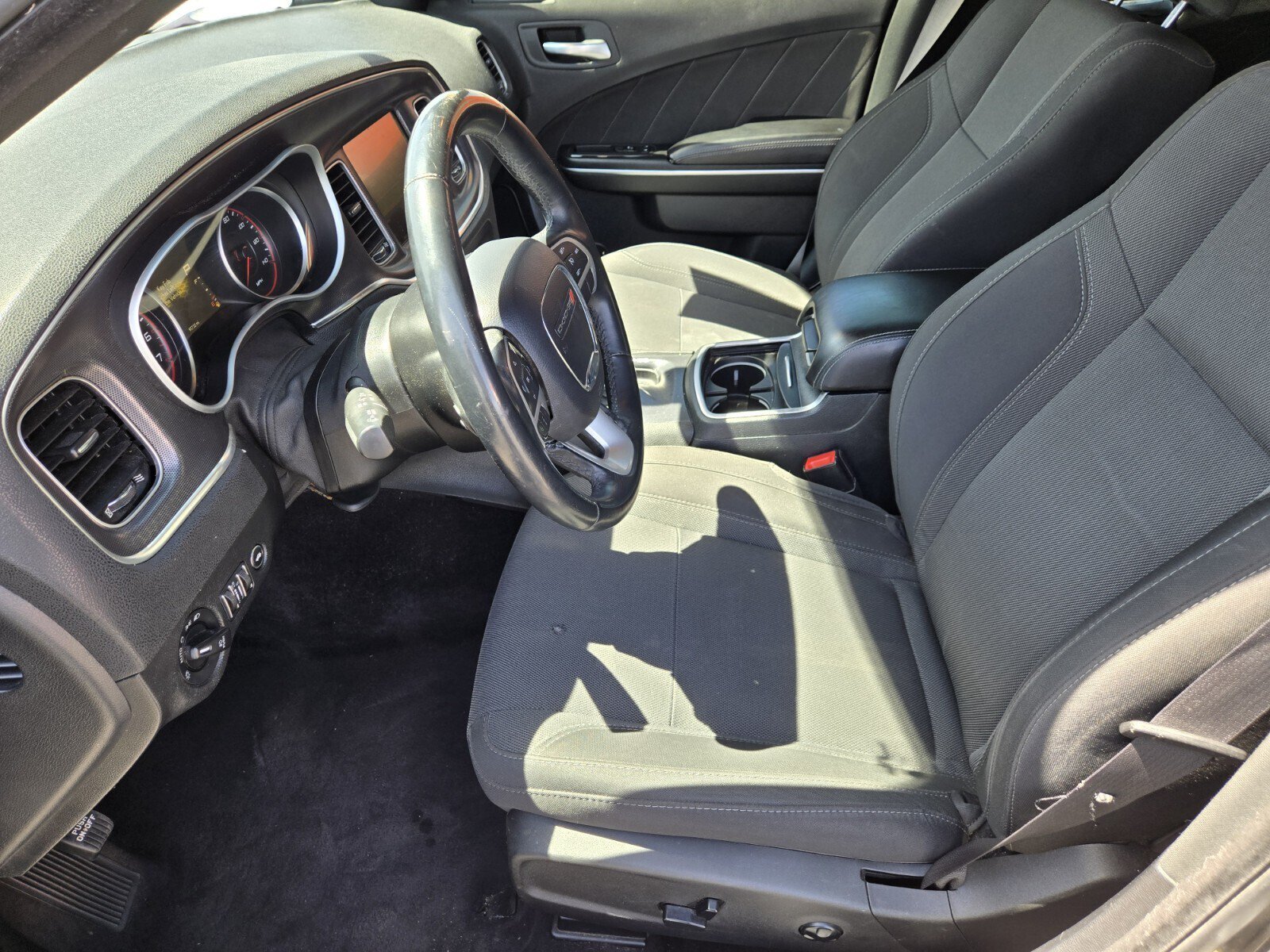 Used 2016 Dodge Charger SXT RWD image 7