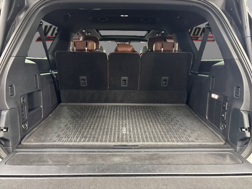 Used 2025 Lincoln Navigator L Reserve image 11