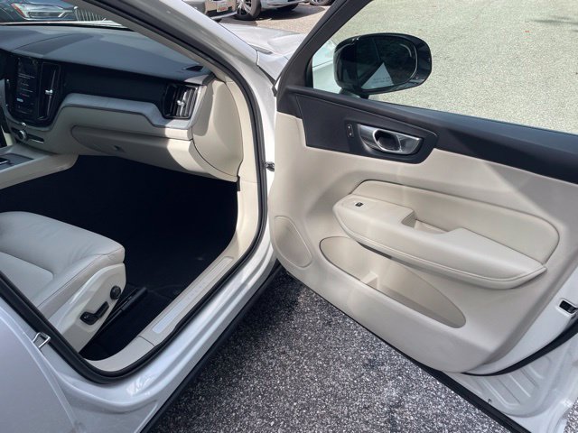 Certified 2024 Volvo XC60 B5 Plus w/ Climate Package AWD/4WD image 14