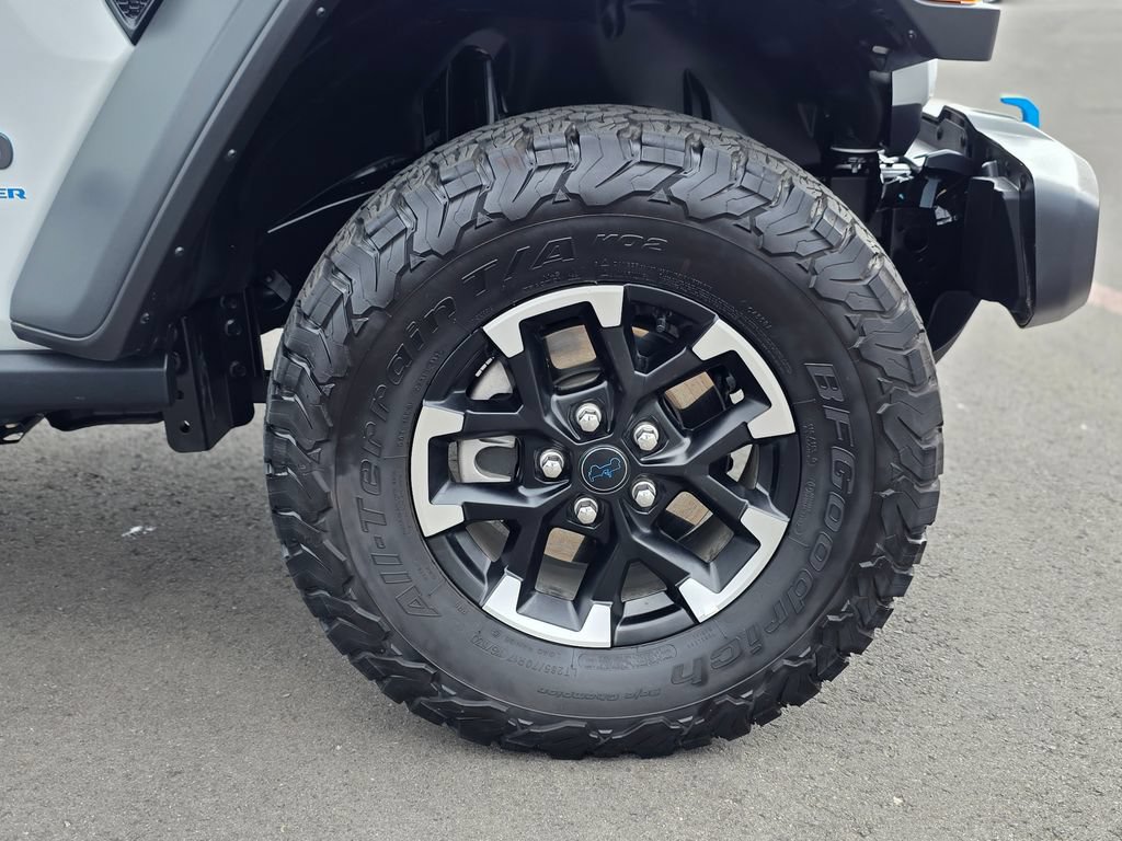 Used 2025 Jeep Wrangler Unlimited Rubicon 4xe w/ Safety Group AWD/4WD image 8