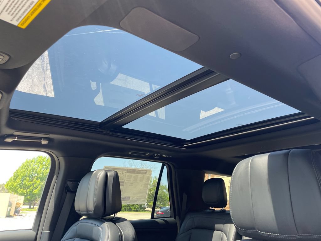 New 2026 Lincoln Navigator Reserve w/ Jet Appearance Package AWD/4WD image 13