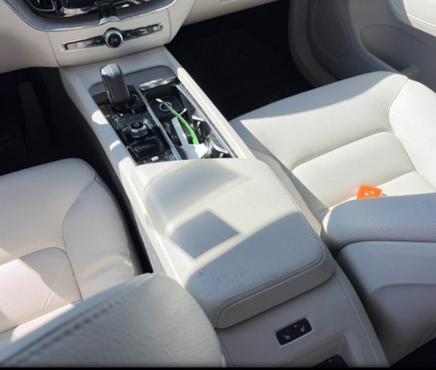 Used 2023 Volvo XC60 B5 Plus w/ Climate Package image 6