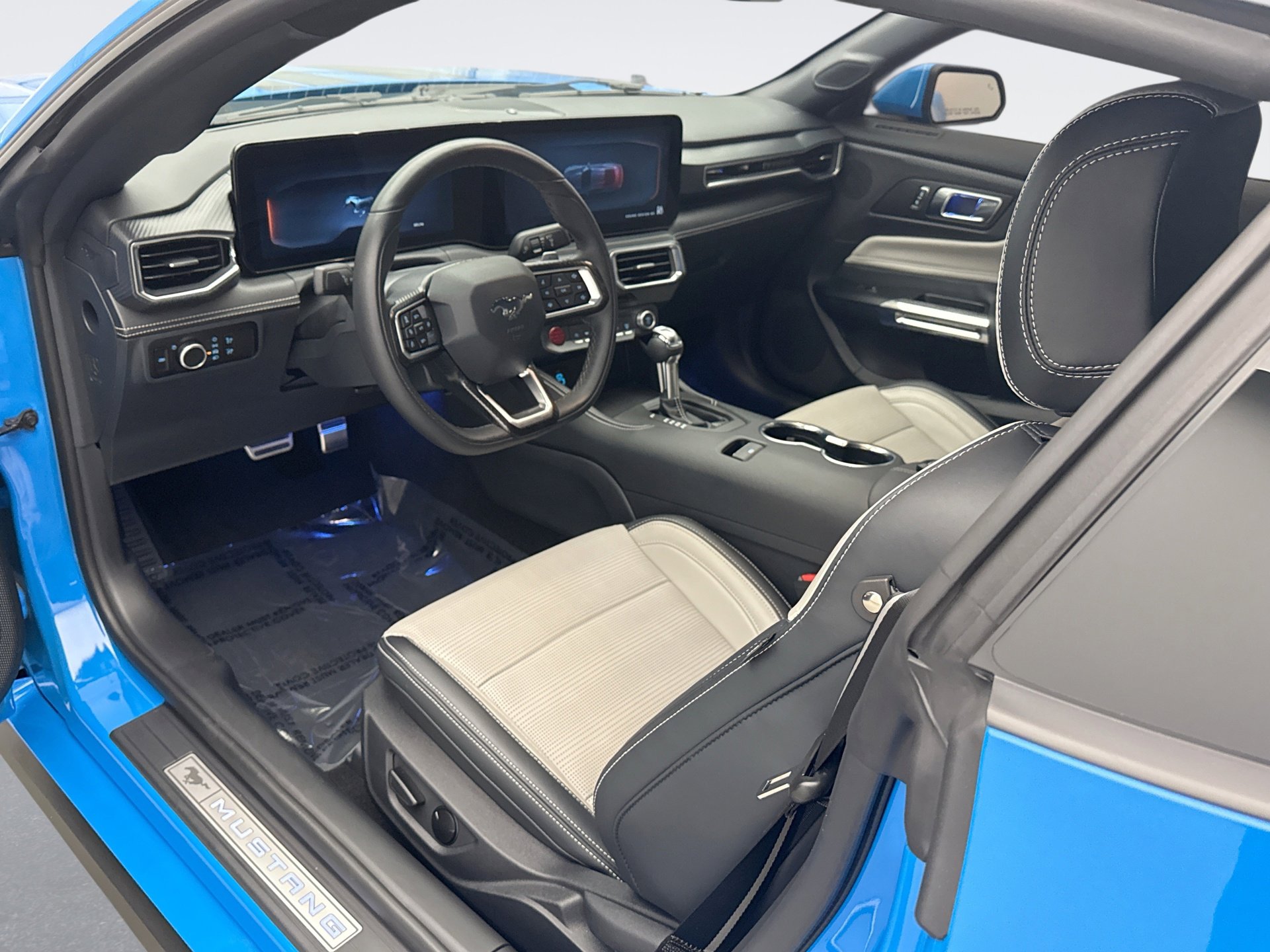 Used 2025 Ford Mustang GT Premium image 10