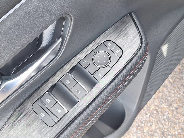 New 2026 Nissan Kicks SR FWD image 11