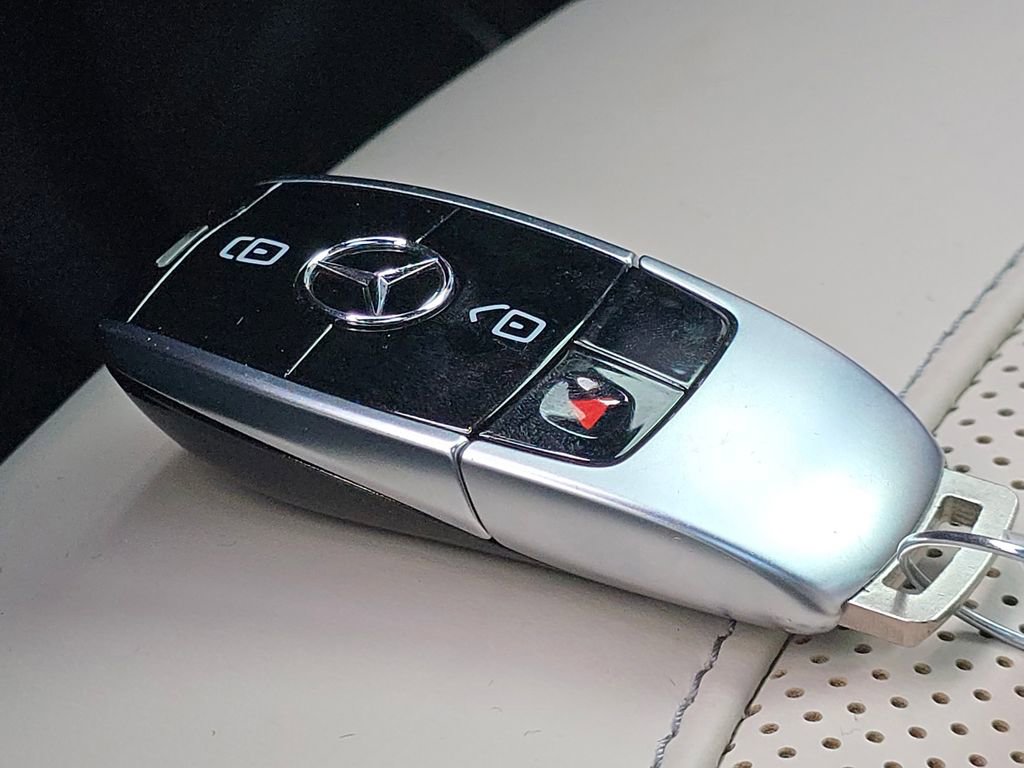 Used 2024 Mercedes-Benz G 550 image 35