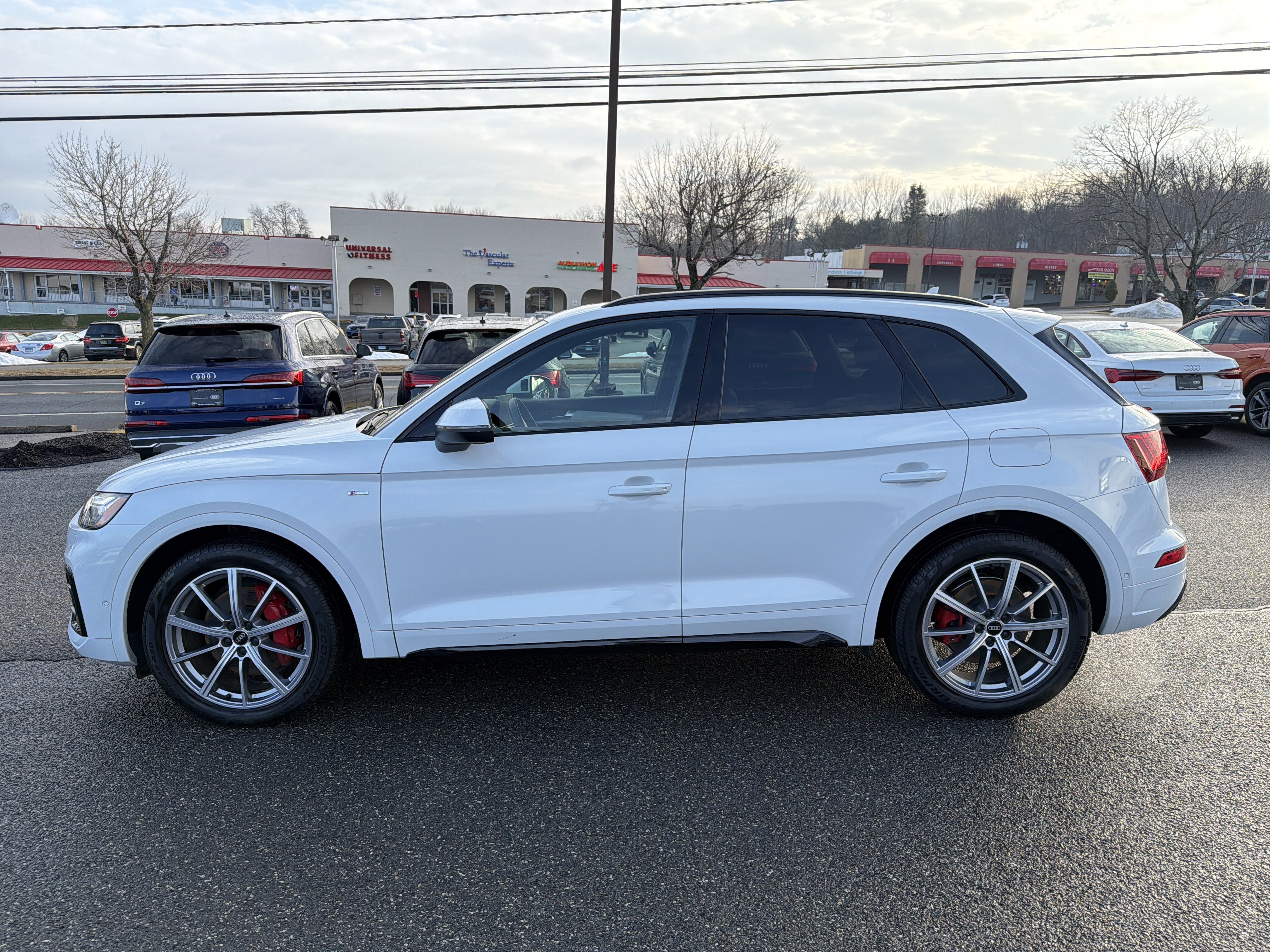 Certified 2024 Audi Q5 e Prestige AWD/4WD image 5