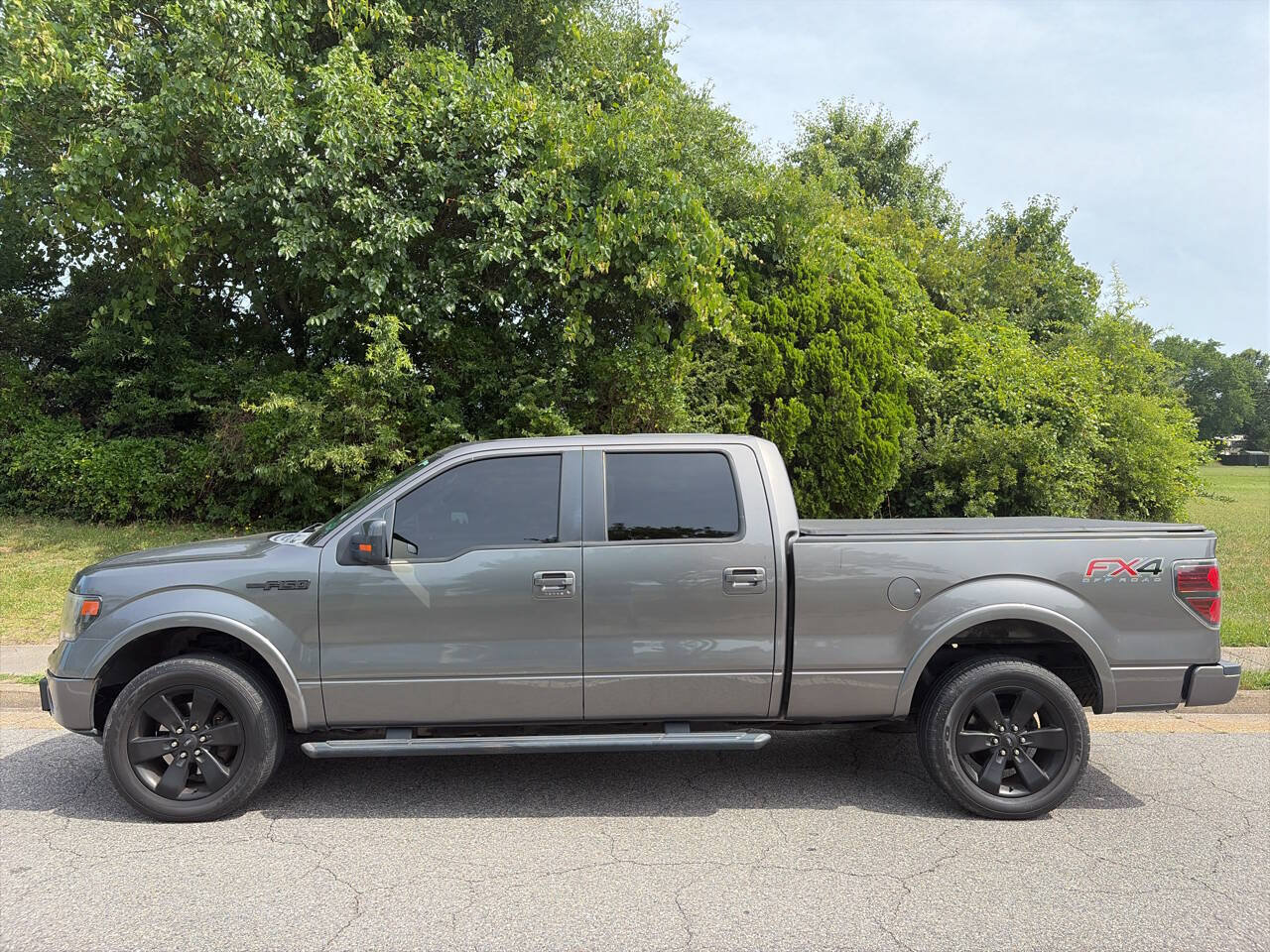 Used 2014 Ford F150 FX4 w/ Equipment Group 402A Luxury AWD/4WD image 2