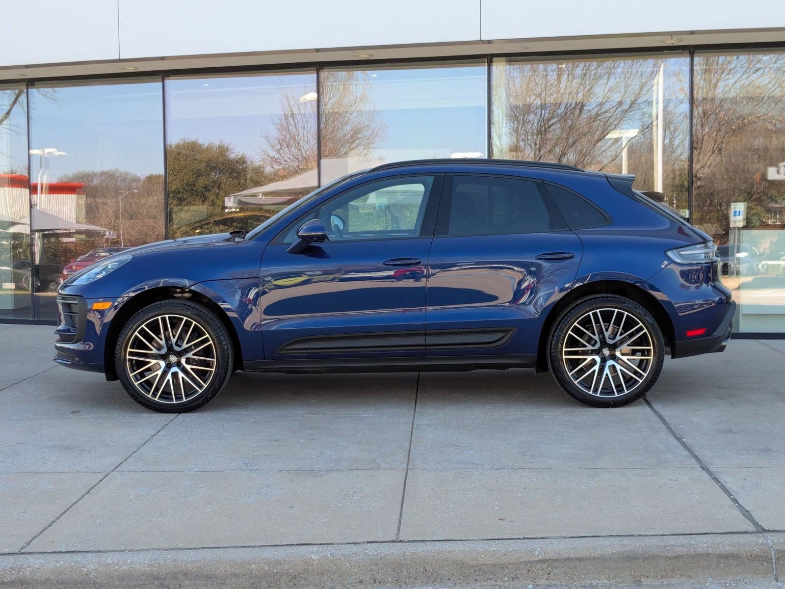 New 2026 Porsche Macan image 2