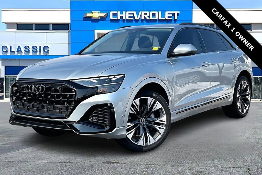 Used 2025 Audi Q8 Premium image 3
