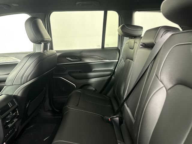 New 2026 Jeep Grand Cherokee Limited AWD/4WD image 14