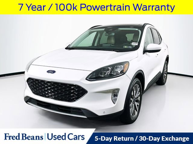 Certified 2022 Ford Escape Titanium w/ Class II Trailer Tow Package AWD/4WD image 4
